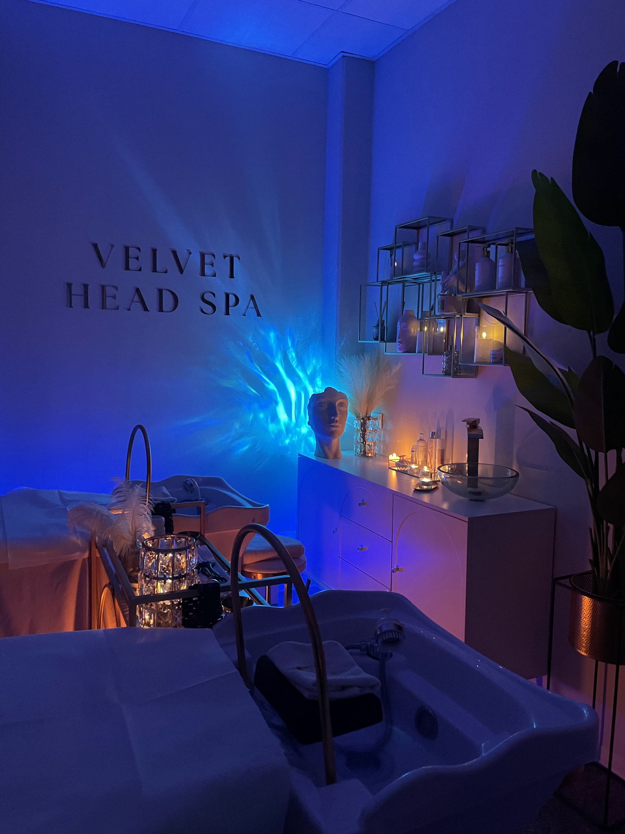 Ambiente blu dedicato alla Head Spa